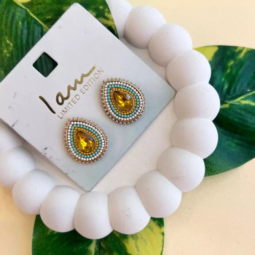 گوشواره طرح اشک با نگین های فوق العاده خوشرنگ و جذاب