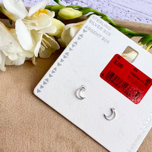 گوشواره ماه نقره عیار 925 مینیمال و کیوت مناسب استفاده دائم حک شده