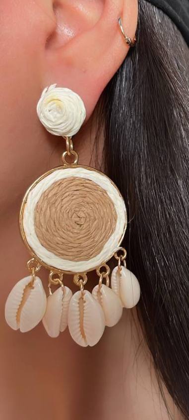 گوشواره کنفی تابستانی با آویز صدف طبیعی مکمل ایده ال برای استایل های تابستانی گوشواره صدف