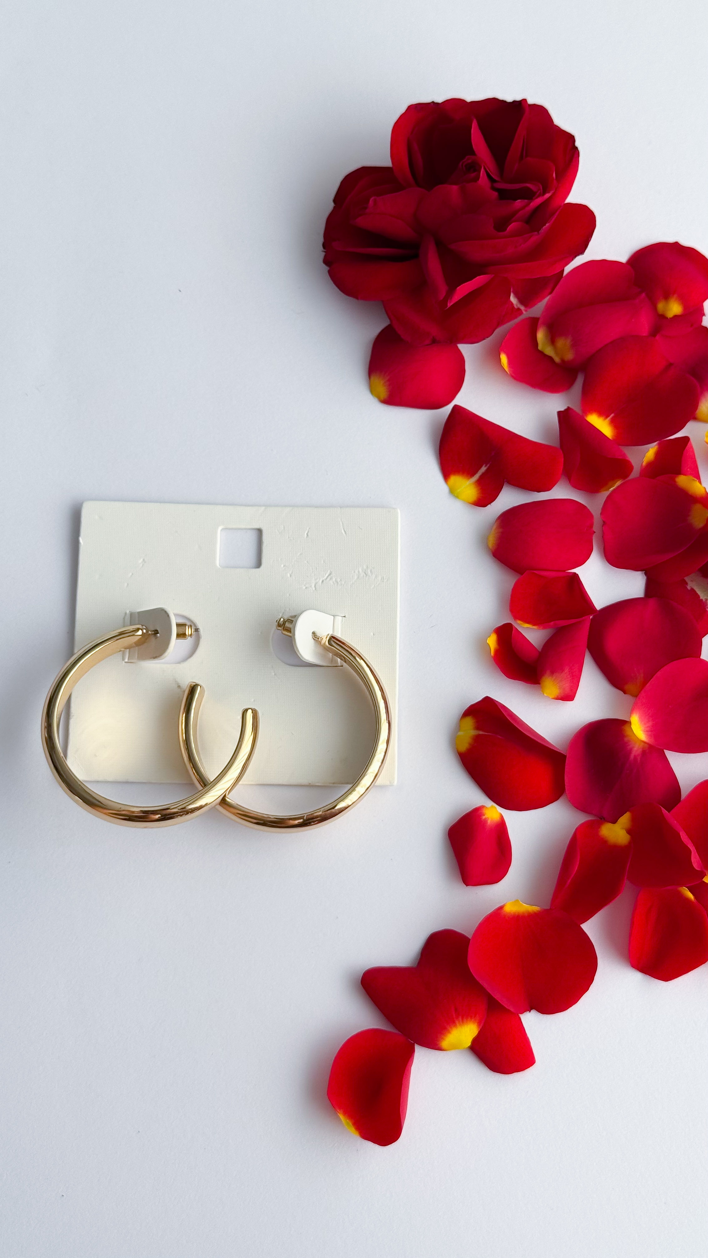 گوشواره حلقه ای طلایی پهن گوشواره طلایی گوشواره زنانه